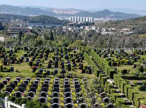 昆明一陵园推出墓地按揭贷 昆明一陵园推出墓地按揭贷引关注