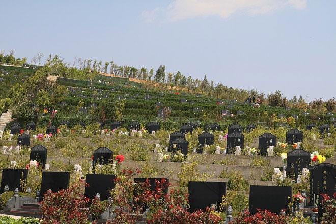 昆明青龙艺术陵园公墓 昆明青龙园公墓