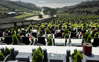 公墓信息网教大家墓地的风水朝向怎么选