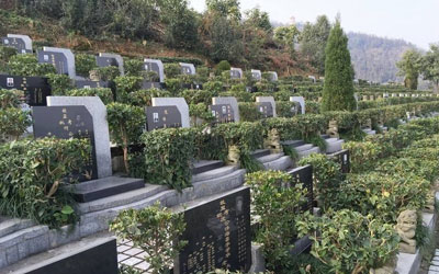 怎样在公墓中选一块风水好的墓穴,公墓墓地中哪个位置风水更好