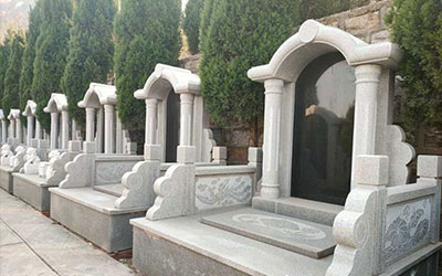 落实节地生态安葬政策