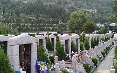 对殡葬价格实施严格管控