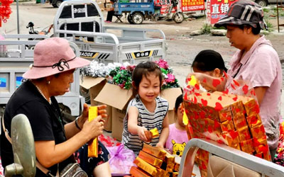 中国殡葬第一村,街长一公里有余,商户上百家