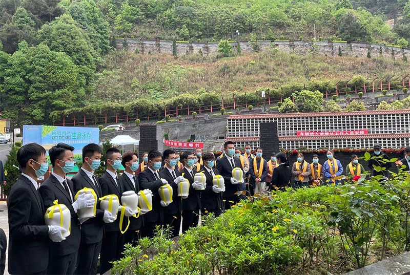 全面推行惠民殡葬改革 全面推行惠民殡葬改革