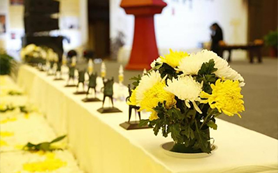 骨灰盒为殡葬事业作出了很大的贡献