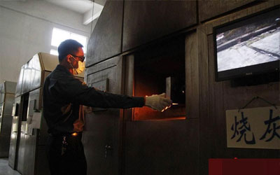 为啥要推行火葬，它真的环保吗？还有更好的方案吗？