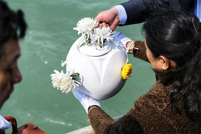 枕波长眠 回归自然 海葬成“身后事”新选择 枕波长眠 回归自然 海葬成“身后事”新选择