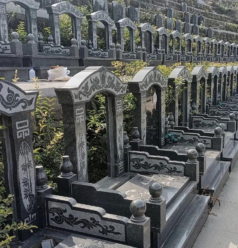 买墓地也消费降级？记者实探：以前四五万的墓位现在两万多就卖