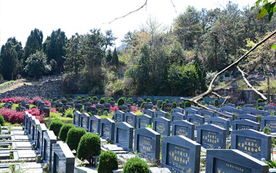 公墓信息网提示您购买墓地过程中的注意事项