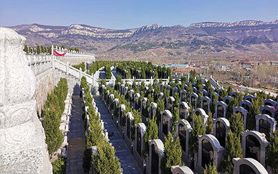 如何选择墓地风水的吉穴