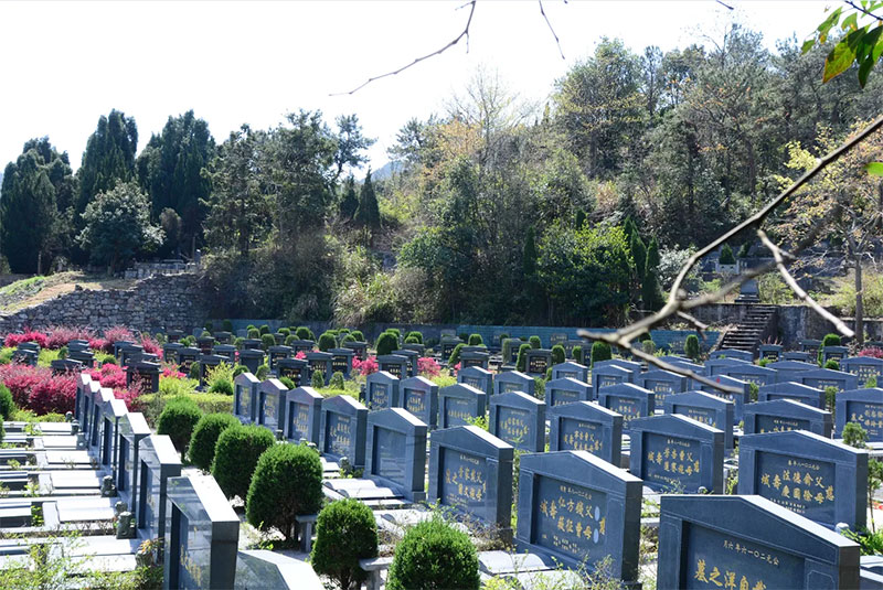公墓选择要考虑什么