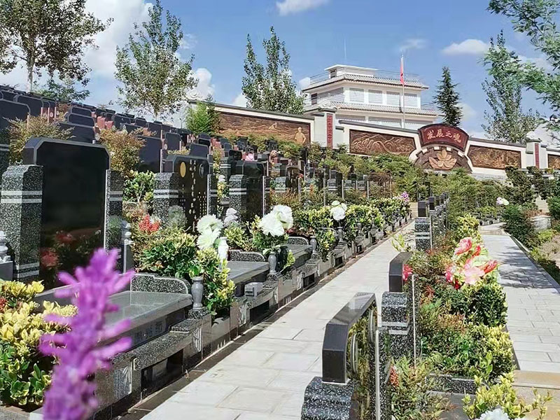 昆明的高端陵园都有哪些墓园？墓园的环境如何？服务如何？