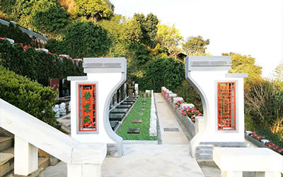 昆明金宝山艺术陵园和祥和陵园哪个好？各自特色是什么？