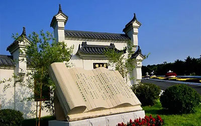 我们在购买墓地时都要考虑哪些方面？