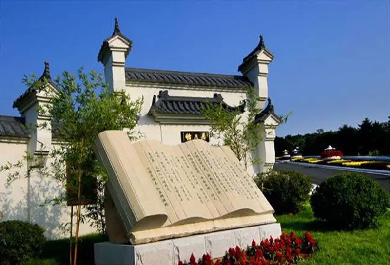 我们在购买墓地时都要考虑哪些方面 我们在购买墓地时都要考虑哪些方面