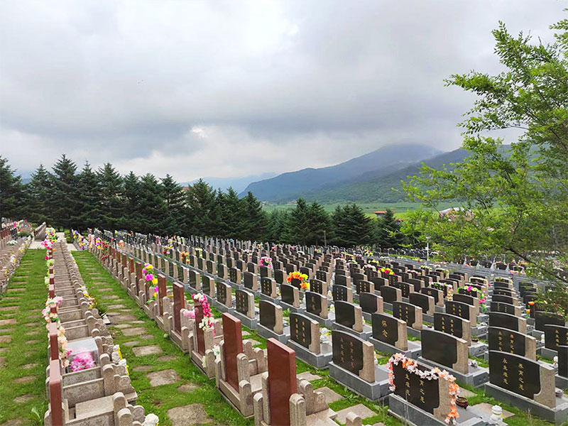 昆明墓地买双人墓还是单人墓好