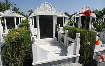 昆明墓园墓穴水势怎么选