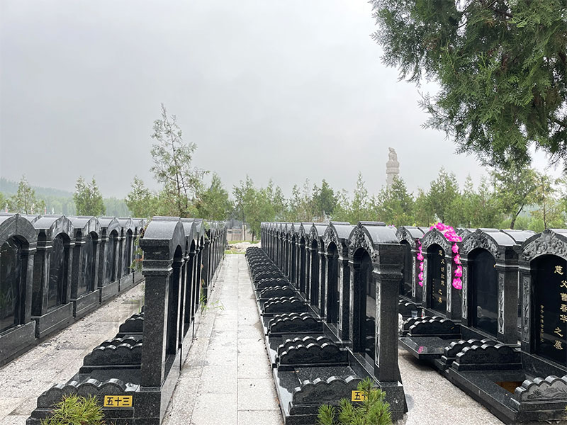 选墓地哪排哪号比较好