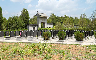 如何科学地选择墓地风水？风水师为你揭秘