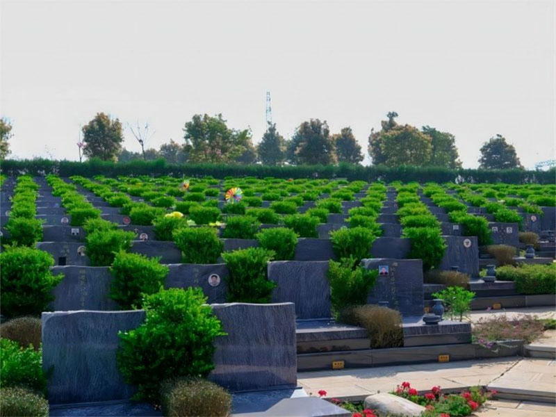 昆明抚仙湖墓园有什么优势？昆明抚仙湖墓园距离市区多远？交通便利吗？
