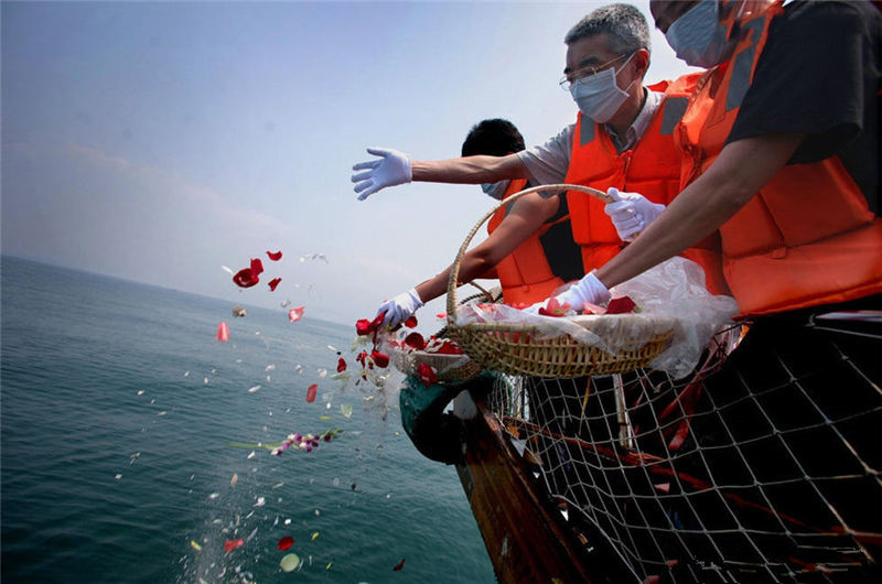 逝者骨灰撒到大海，有哪些风水讲究与禁忌？