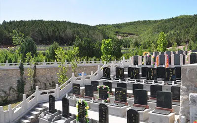 选墓地如何看风水