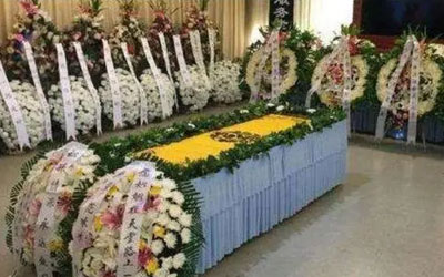 过世的老人要穿很多衣服，原来是因为这些