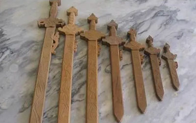 在坟墓里埋桃木对风水好吗