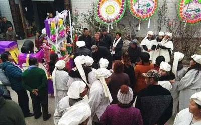 农村办白事，主控全局的不是主人家，而是主事者