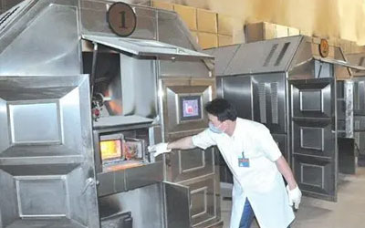 处理遗体和骨灰的权利归属于谁？