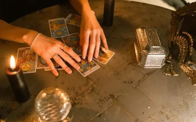 亲人逝去后，供奉的神灵物品该如何处理