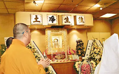 佛教徒应该如何举行丧葬仪式？