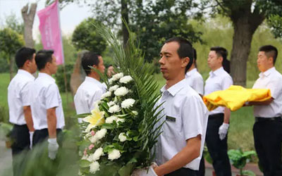 悼念者的举止礼仪