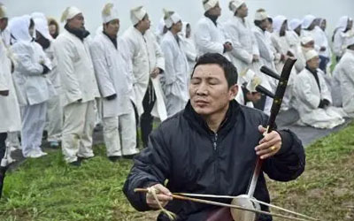 孝子逢人低三辈，原来葬俗有这样的讲究