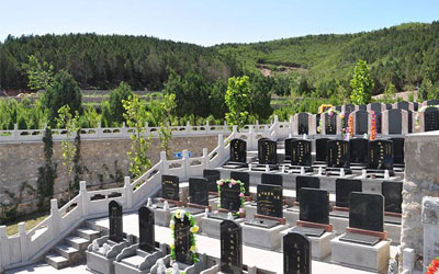 墓地产权是多少年,云南公墓陵园的使用期限究竟是多久