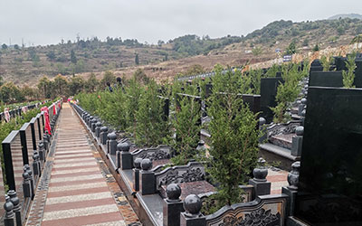 如何维护墓地风水,听听公墓信息网墓地风水师的分析