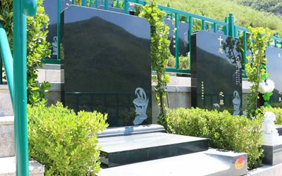 浅谈造成公墓发展差异的因素