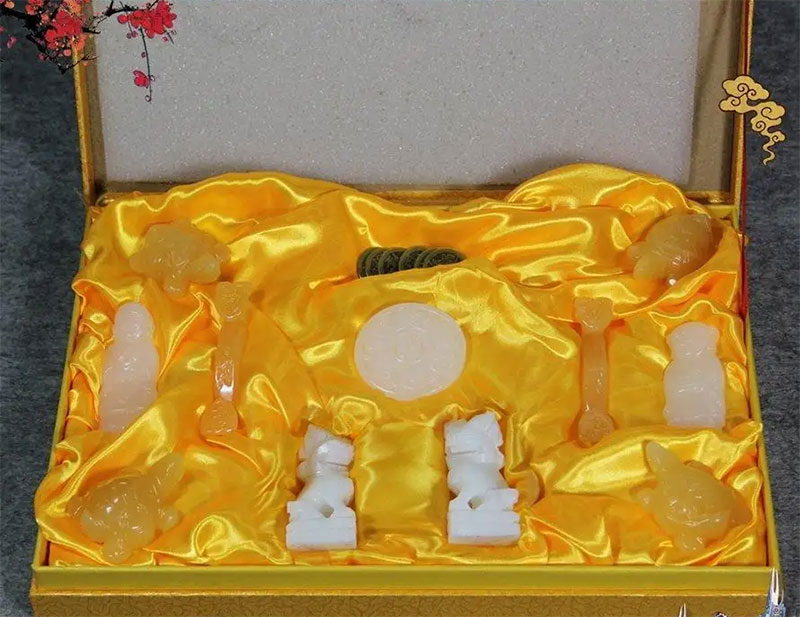 公墓信息网教您下葬都需要哪些随葬用品