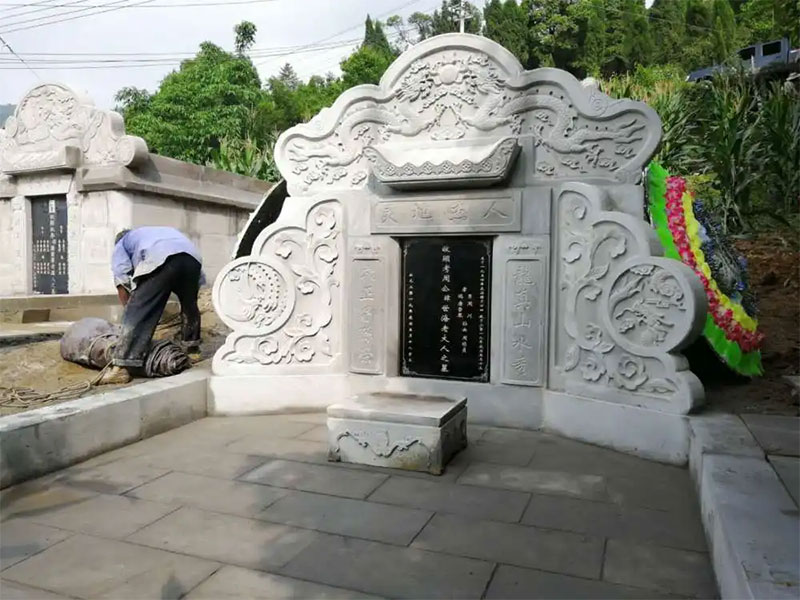 给已故亲人立碑都有什么讲究 给已故亲人立碑都有什么讲究