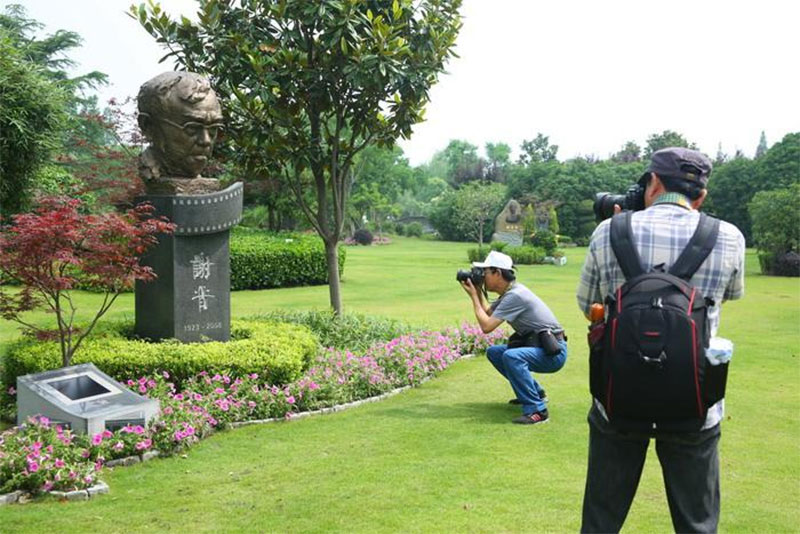 父亲墓碑碑文怎么写 墓碑碑文怎么写