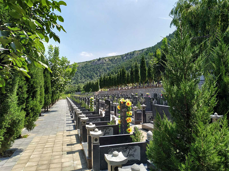 为什么公墓价格这么贵