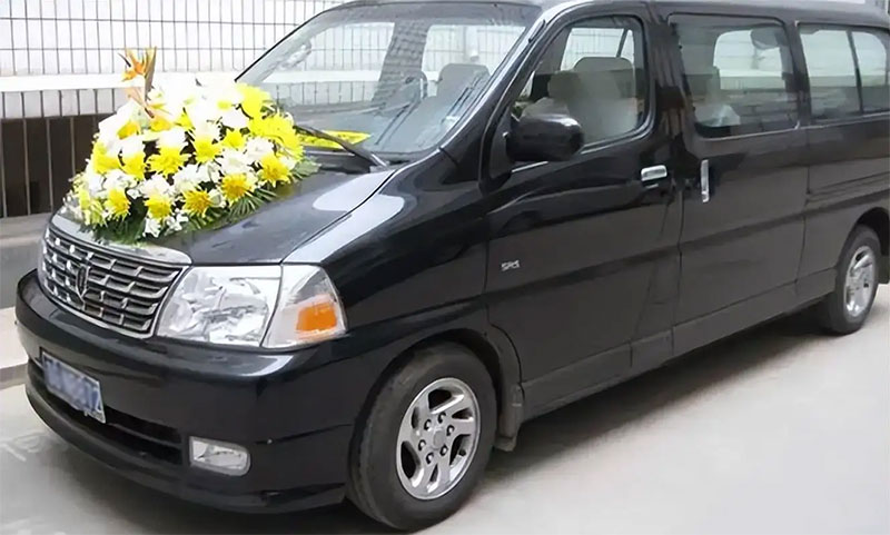 开车遇到白事应该怎么处理为好 开车遇到白事应该怎么处理为好