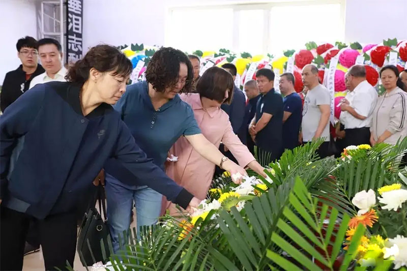 追悼会悼词范文大全 追悼会悼词范文大全