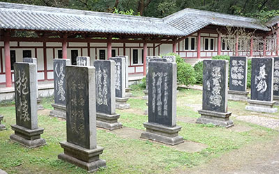 立碑时要考虑哪些风水问题呢