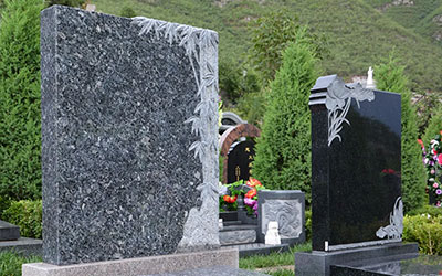 立新碑时，该应如何处理旧碑