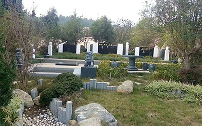 老人墓地到期不续费该如何处置？有免费安置骨灰的方式吗？