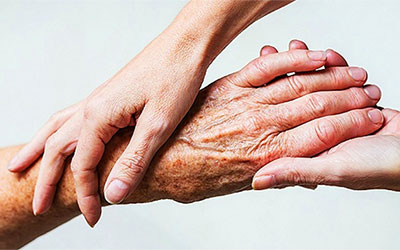 如何实现临终关怀，让老人含笑离去