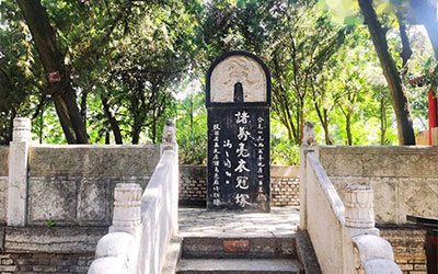 都知诸葛亮聪明，但你知他死后千年，墓地没被盗还找不到原因的吗