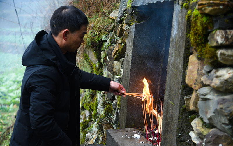 清明前一天为什么不能上坟,清明上坟注意事项 清明前一天为什么不能上坟,清明上坟注意事项