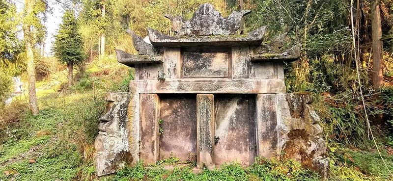 坟前有印必出官是什么意思，阴宅风水的重要性